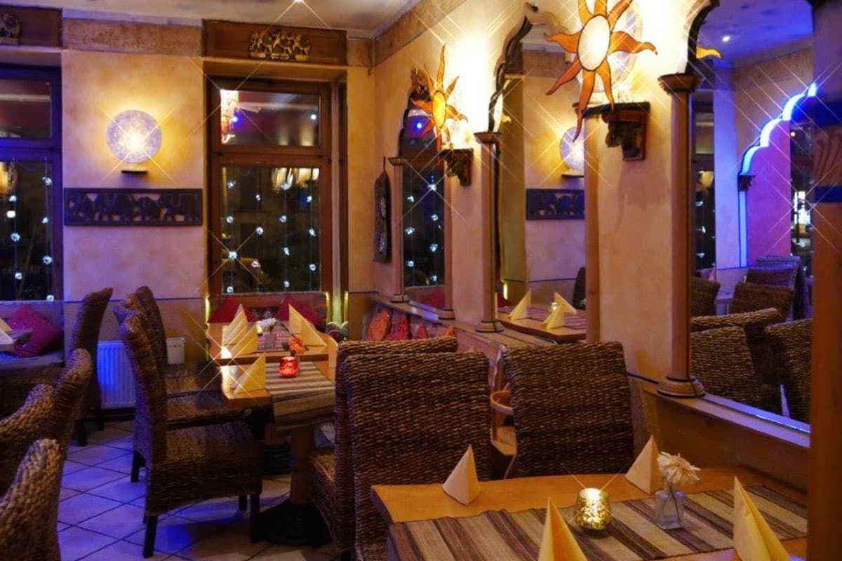 Suriya Kanthi dining room