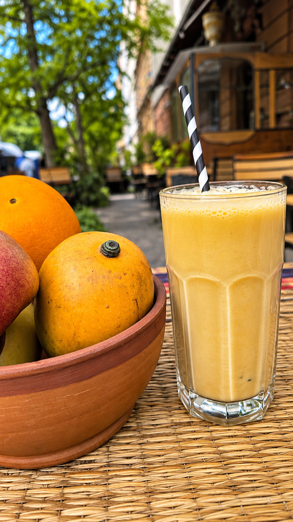 Mango-Lassi